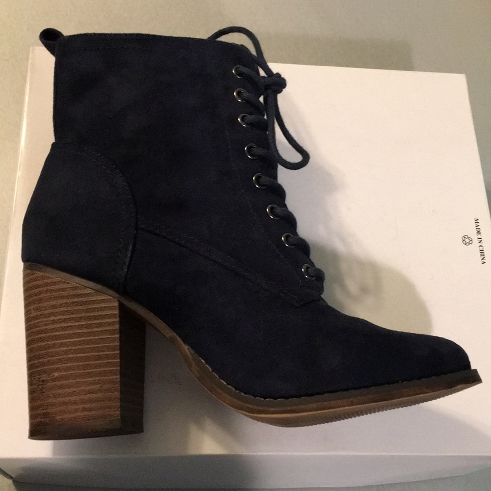 Candies brand Navy suede booties Sz 9